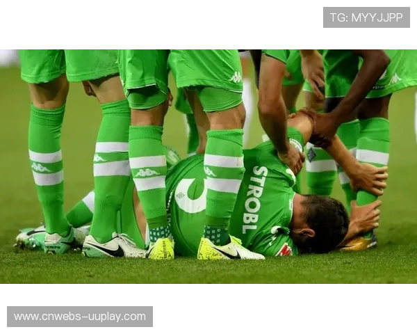 门兴3-1科隆:莱茵德比赛后双方球迷冲突致3人轻伤 门兴3-1科隆:莱茵德比赛后双方球迷冲突致3人轻伤